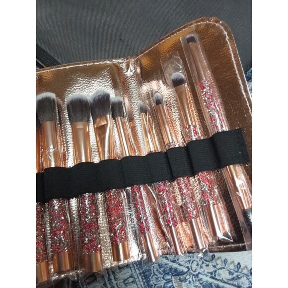 New 10 piece make up Brushes kit in travel case glitter handles asst. Sizes - Picture 4 of 4